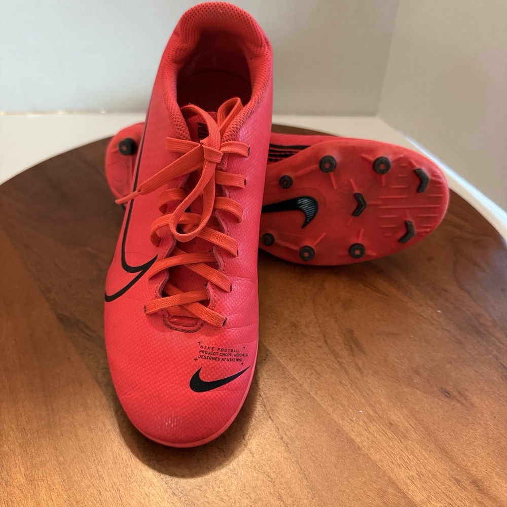 Nike Mercurial Vapor 13 Academy MG Soccer Cleats Laser Crimson AT8161-606 Kid 6Y